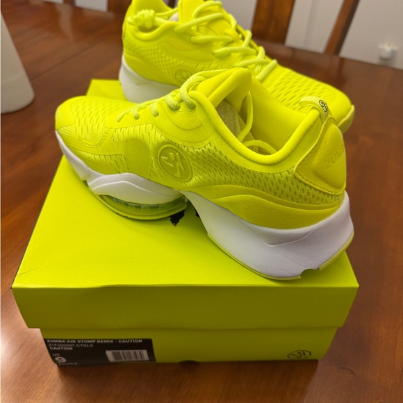 Zumba Air Stomp Remix ll - Yellow - Picture 1 of 2